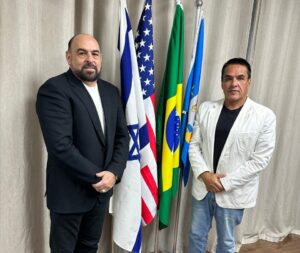 Bruno Cezar Cecchini dá posse a Kleber Moreira como Diretor de Políticas Públicas de Goiás em reunião sobre o futuro da mineração no Brasil