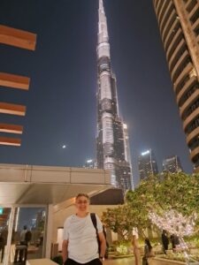 Bruno Cecchini anunciando a expansão internacional da CNMI com novas representações em Dubai e países da Ásia.