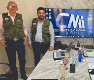 Cooperativismo na mineração fortalece pequenos mineradores e garimpeiros no Brasil, promovendo organização, legalização e desenvolvimento sustentável.